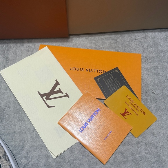 Air Jordan 1 low Louis Vuitton Monogram - Picture 9 of 9